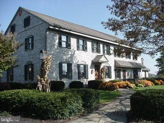 2761 Kreider Road Lititz, PA 17543 - Photo 3 of 8