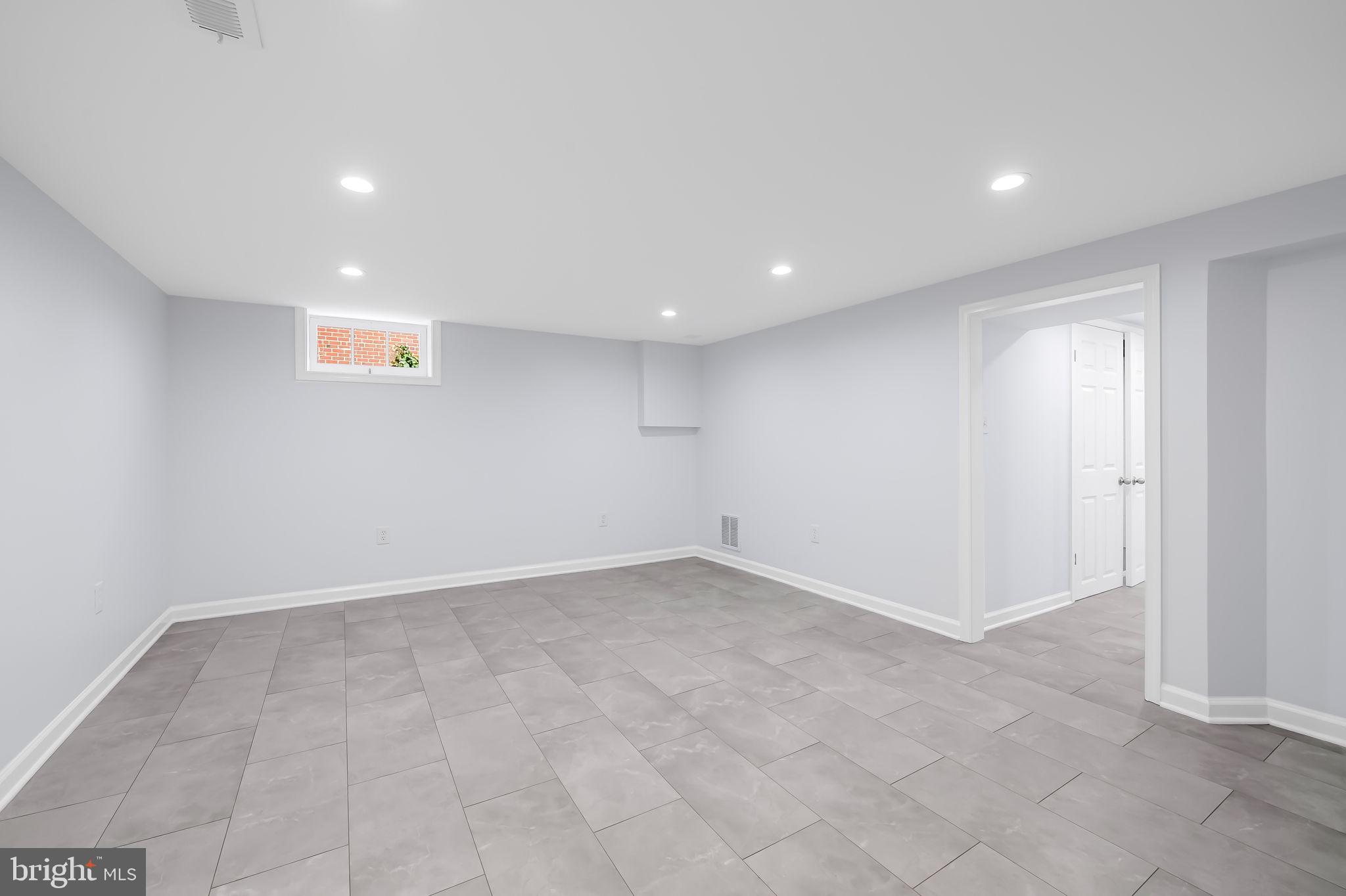 834 Evesham Avenue Baltimore, MD 21212 - Photo 24 of 37 a view of an empty room