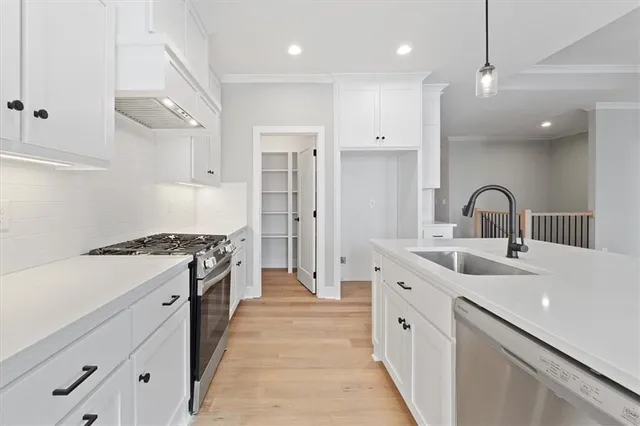 $395,000 | 24974 West 94th Place, Lenexa, KS 66227