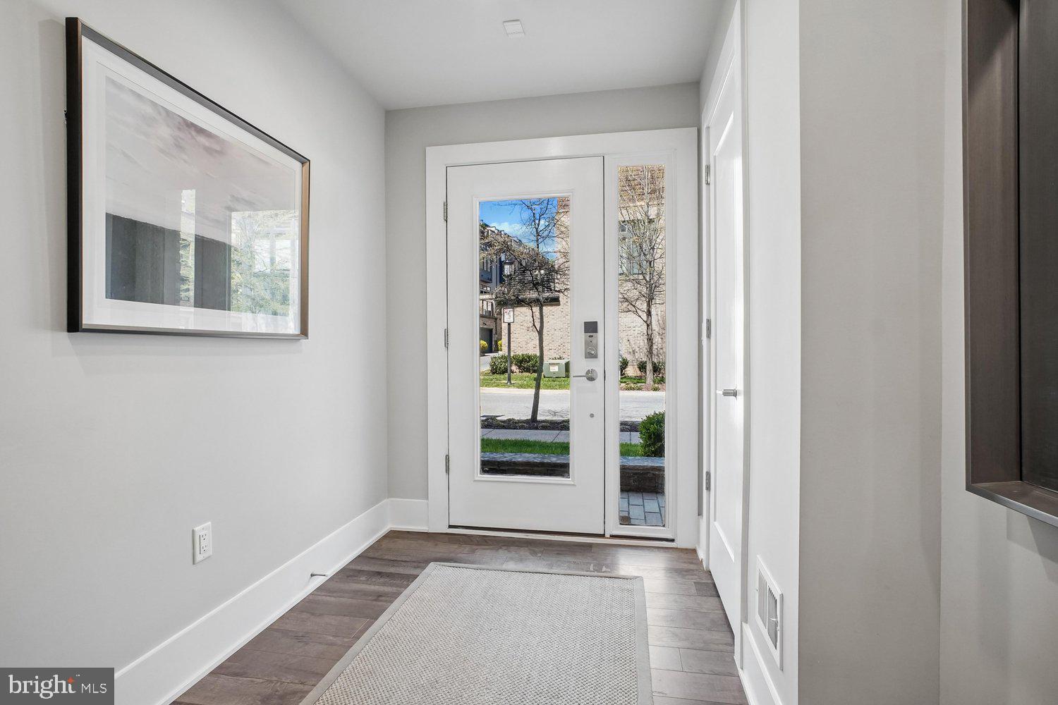 5344 Merriam Street Bethesda, MD 20814 - Photo 5 of 70 Entry