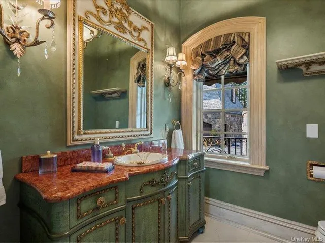 $24,900,000 | 637 North Broadway, Saratoga Springs, NY 12866