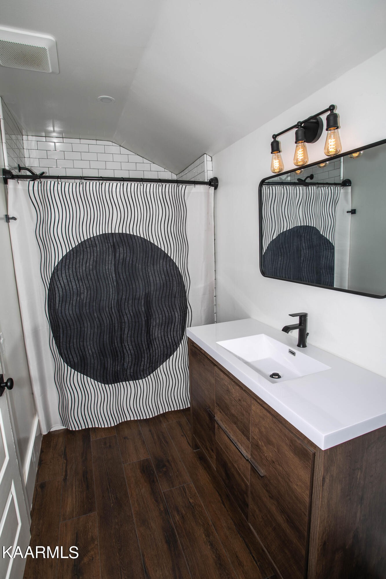 1735 Redwing Lane New Market, TN 37820 - Photo 15 of 33 a bathroom with a sink and a mirror