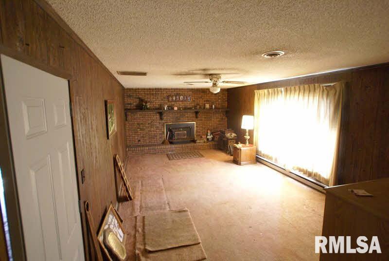 4634 Blackbird Road Mulkeytown, IL 62865 - Photo 4 of 17 Gallery Image 4