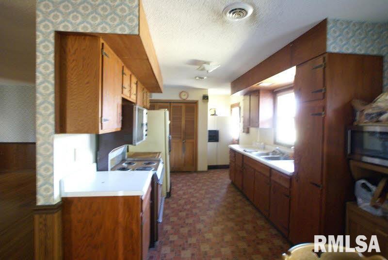 4634 Blackbird Road Mulkeytown, IL 62865 - Photo 5 of 17 Gallery Image 5