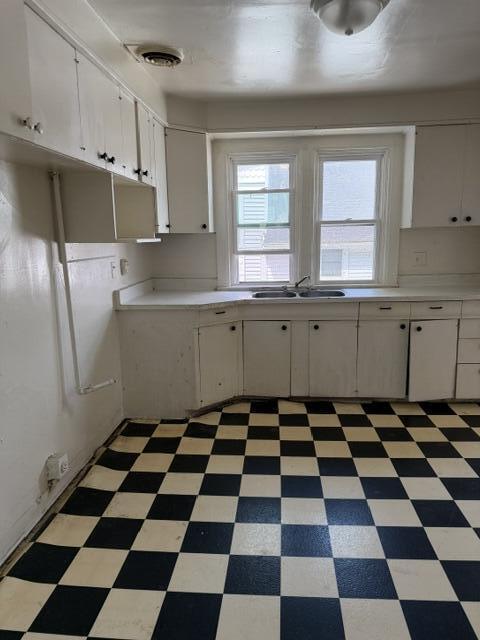 413 10th Street Racine, WI 53403 - Photo 18 of 29 Upper