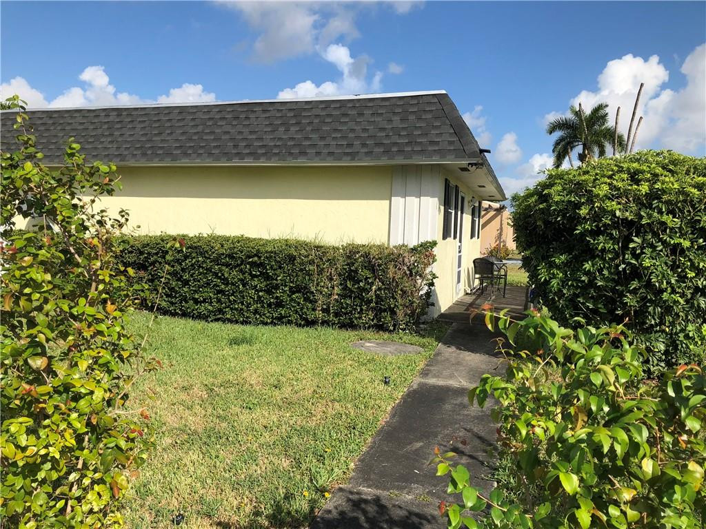 9795 Sandalfoot Boulevard Boca Raton, FL 33428 - Photo 4 of 16 Photo 4