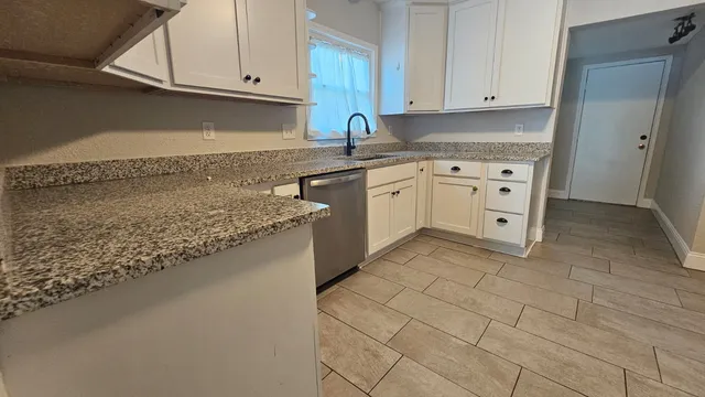 $1,690 | 4405 Alice Street, Houston, TX 77021