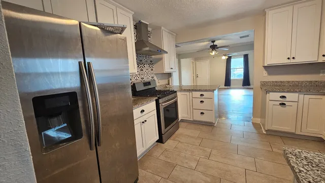 $1,690 | 4405 Alice Street, Houston, TX 77021