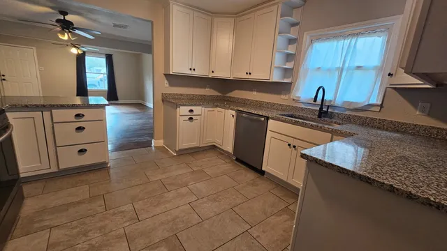 $1,690 | 4405 Alice Street, Houston, TX 77021