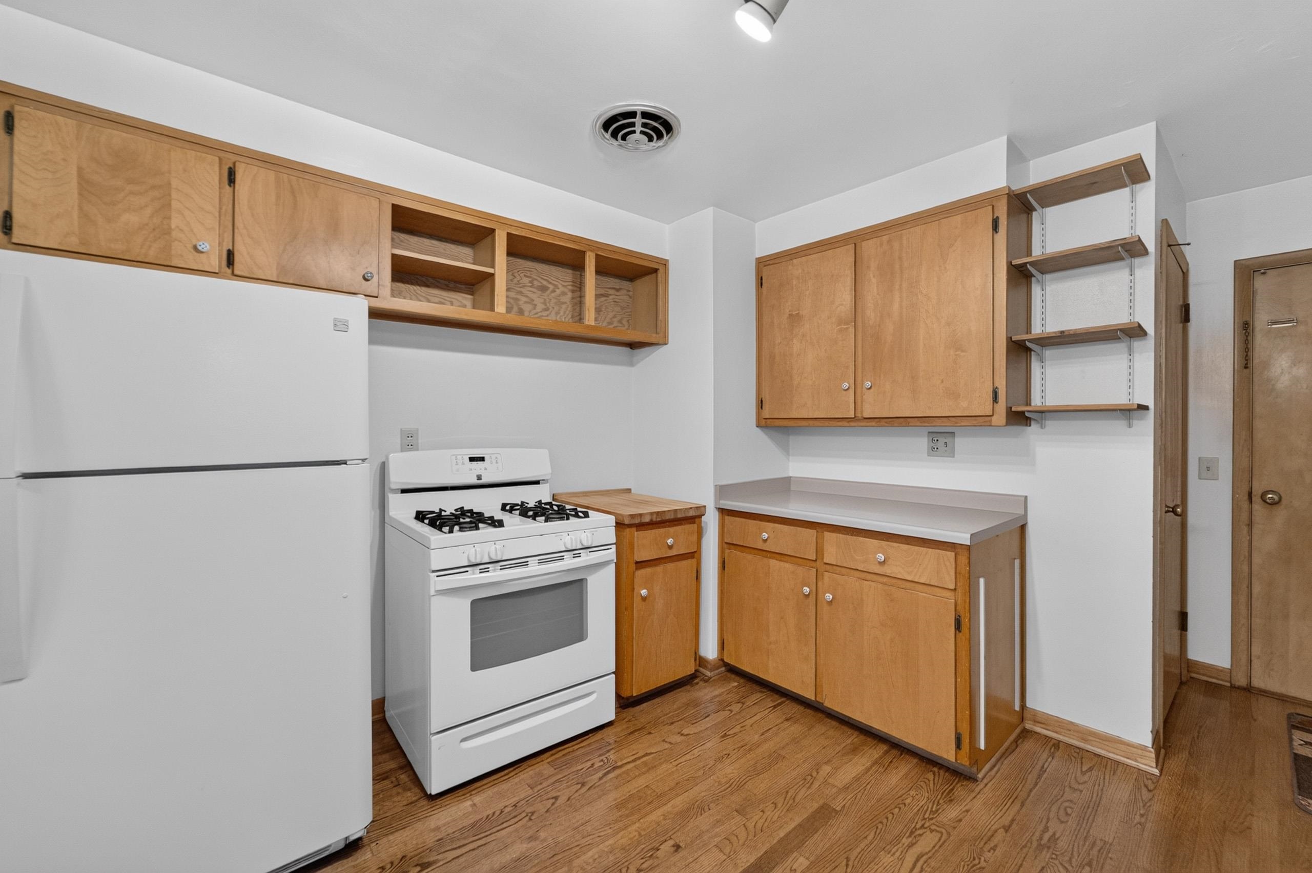 5509 Raymond Road Madison, WI 53711 - Photo 11 of 30