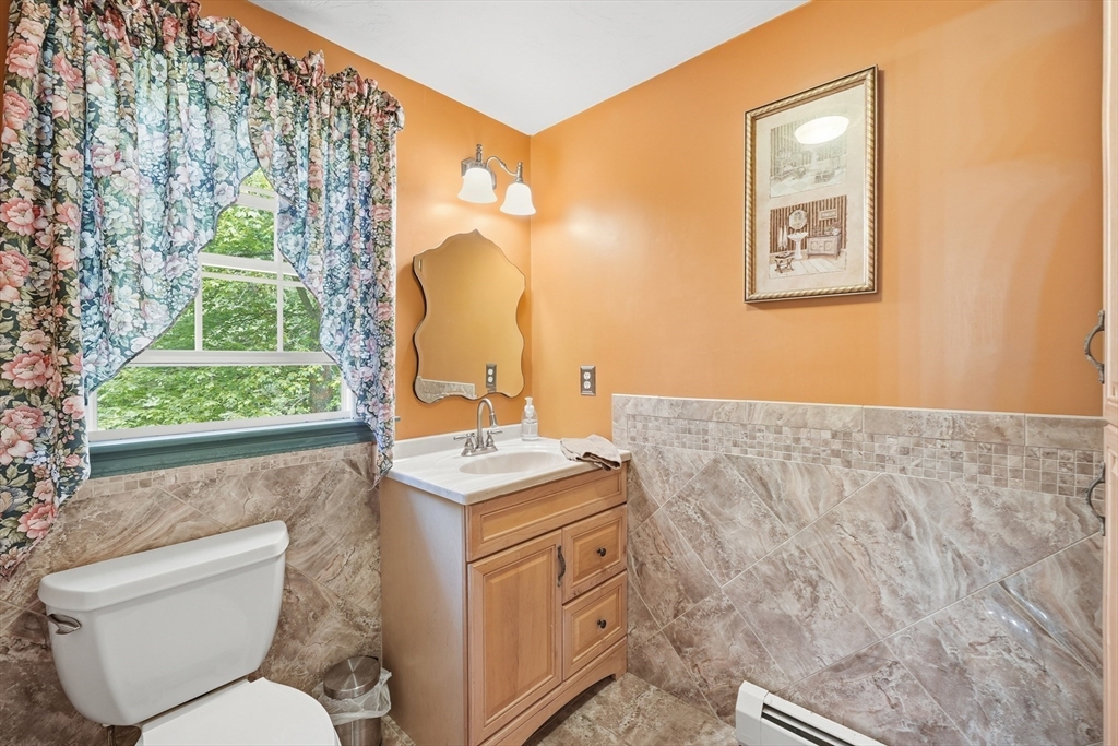7 Hartwell Road Oxford, MA 01537 - Photo 16 of 42
