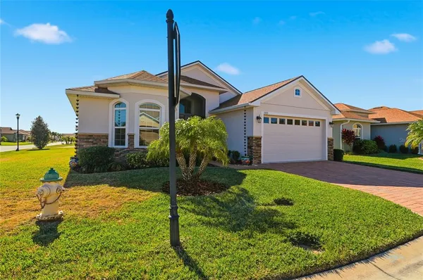 $374,000 | 1033 Sawgrass Drive, Winter Haven, FL 33859