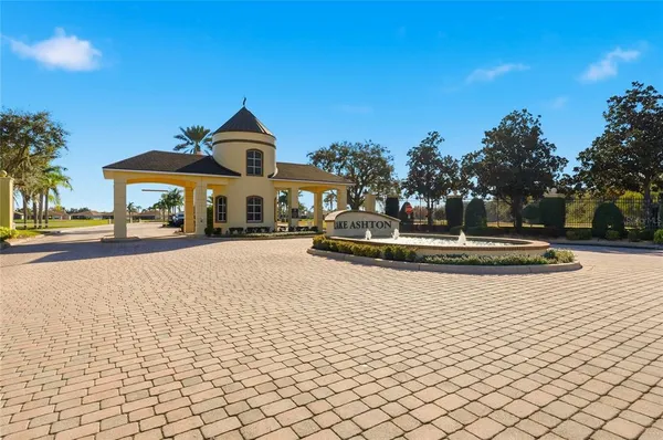 $374,000 | 1033 Sawgrass Drive, Winter Haven, FL 33859