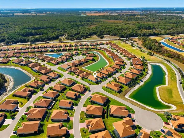 $374,000 | 1033 Sawgrass Drive, Winter Haven, FL 33859