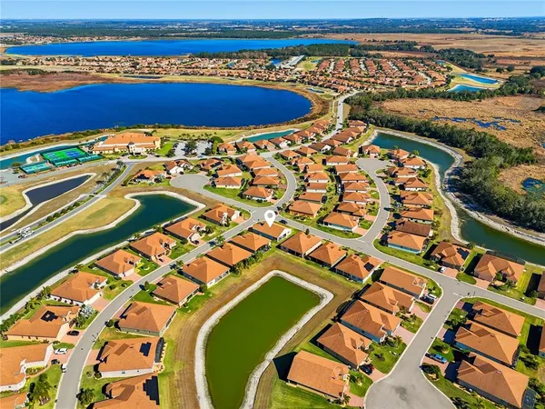 $374,000 | 1033 Sawgrass Drive, Winter Haven, FL 33859