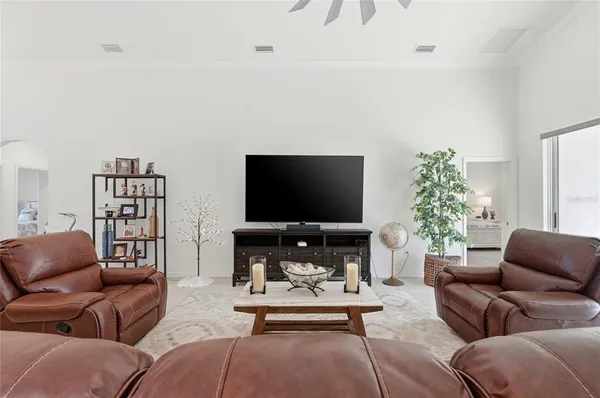 $374,000 | 1033 Sawgrass Drive, Winter Haven, FL 33859