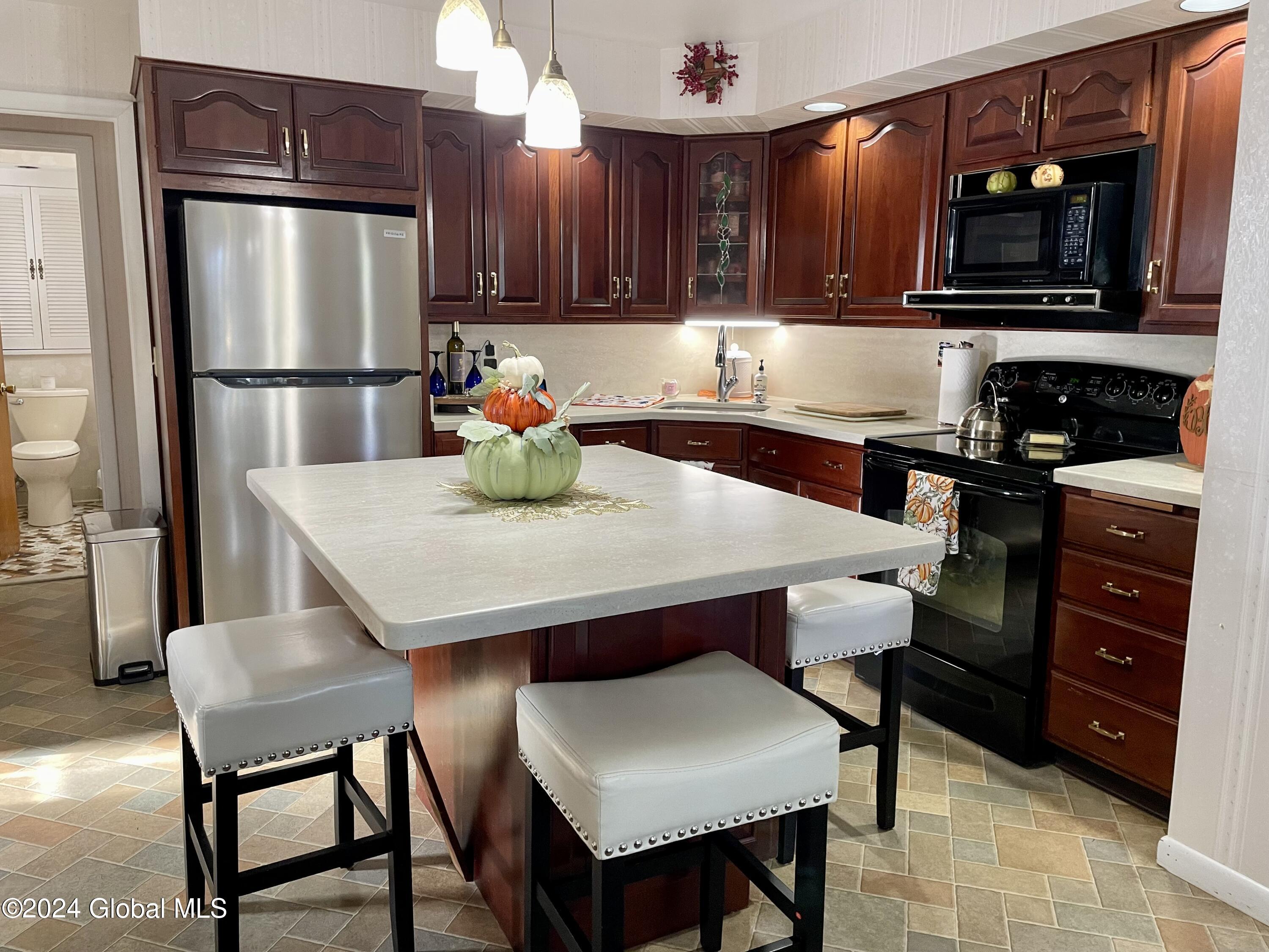 6 Maxwell Street Albany, NY 12208 - Photo 5 of 23 IMG_2638