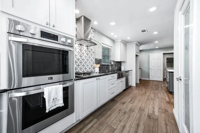 $385,000 | 6030 Warm Springs Road, Houston, TX 77035