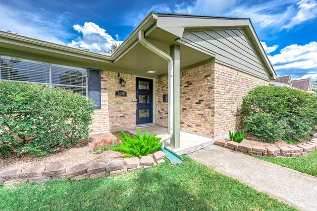 $385,000 | 6030 Warm Springs Road, Houston, TX 77035