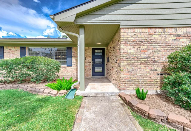 $385,000 | 6030 Warm Springs Road, Houston, TX 77035