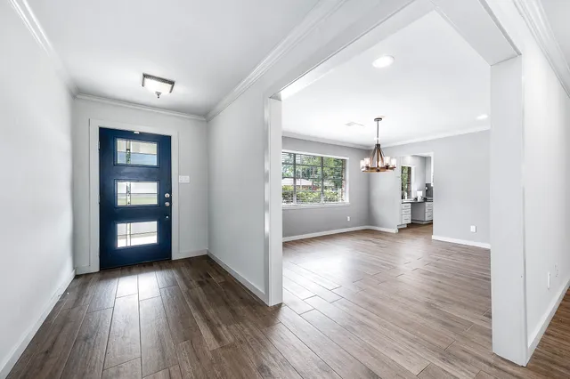 $385,000 | 6030 Warm Springs Road, Houston, TX 77035