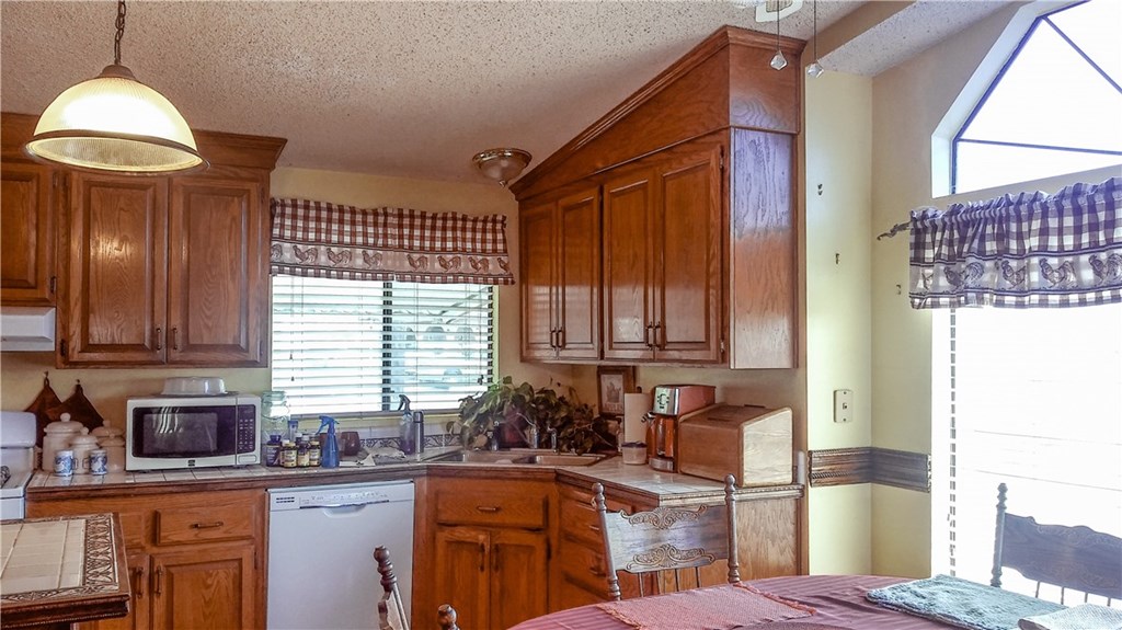 2140 Mentone Mentone Ca, Unit 19 Mentone, CA 92359 - Photo 24 of 36