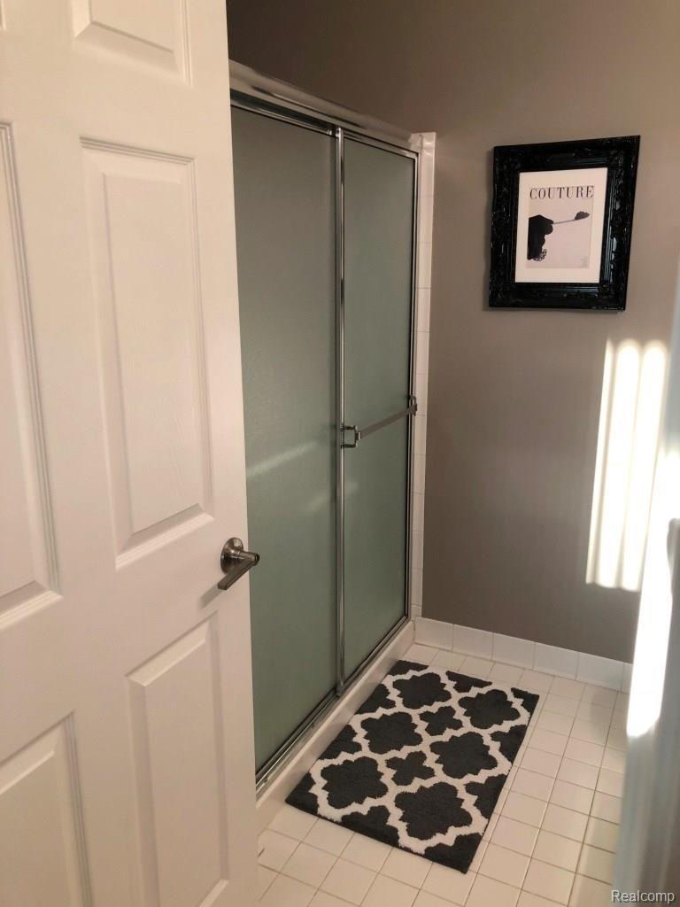 45835 Heather Ridge Drive Macomb, MI 48044 - Photo 13 of 20 full bath 2.JPG
