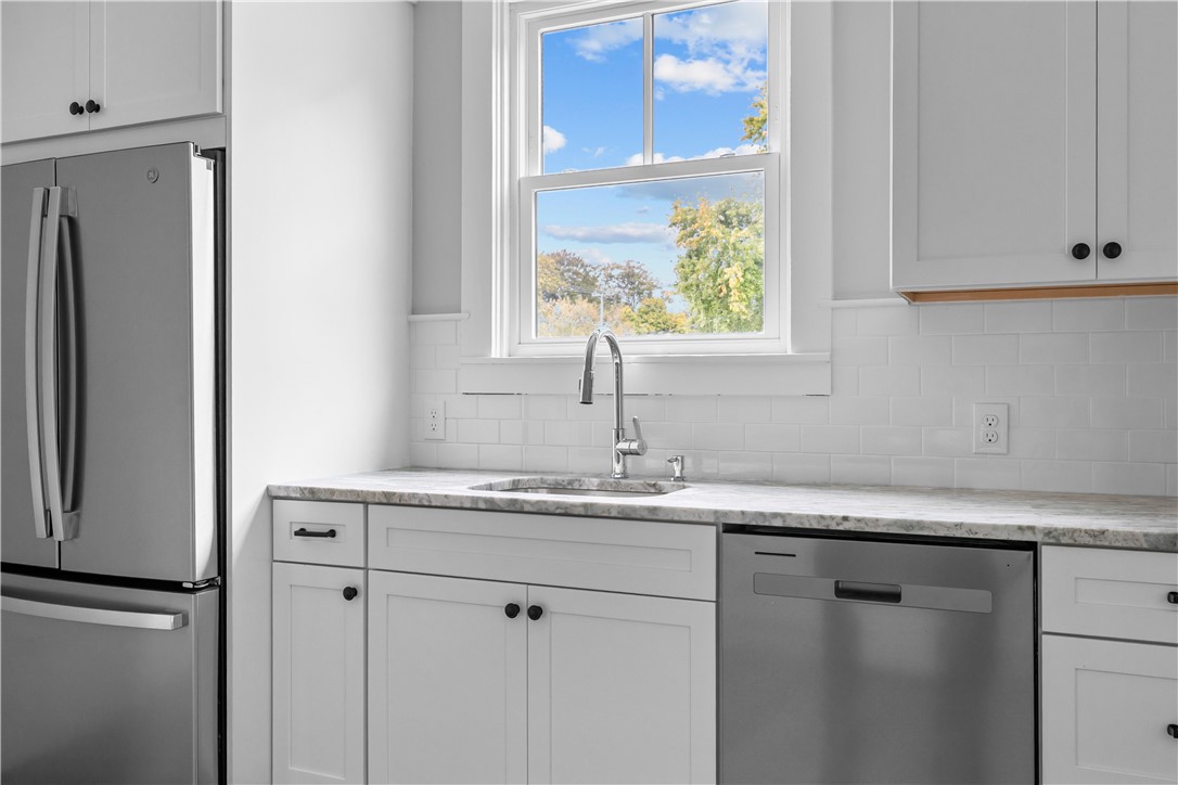 1330 West Main Road Portsmouth, RI 02871 - Photo 5 of 48