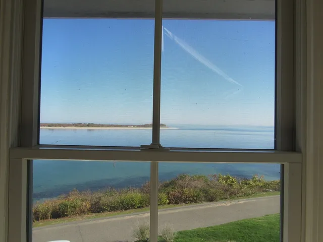 $3,000 | 4 Cliff Road, Ipswich, MA 01938