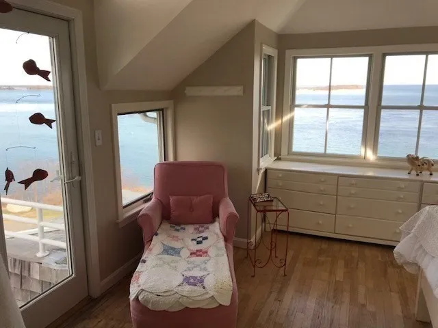 $3,000 | 4 Cliff Road, Ipswich, MA 01938