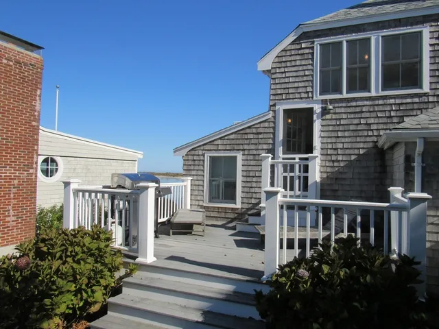 $3,000 | 4 Cliff Road, Ipswich, MA 01938