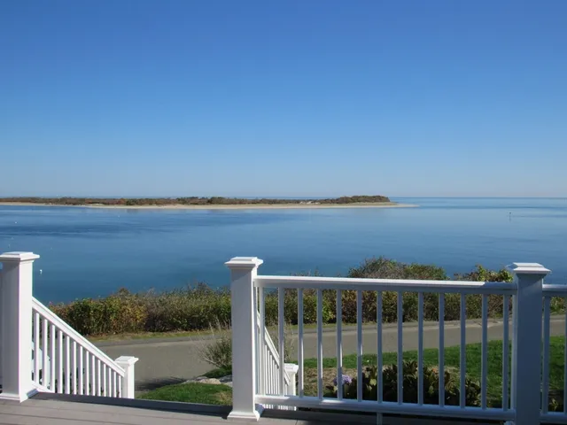 $3,000 | 4 Cliff Road, Ipswich, MA 01938