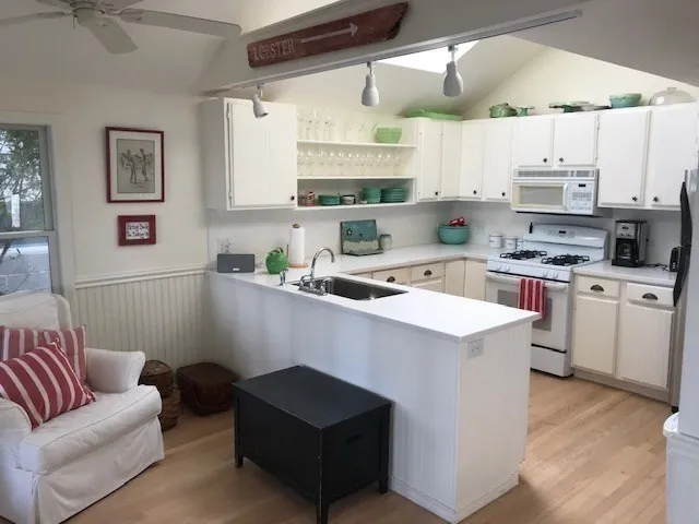 $3,000 | 4 Cliff Road, Ipswich, MA 01938