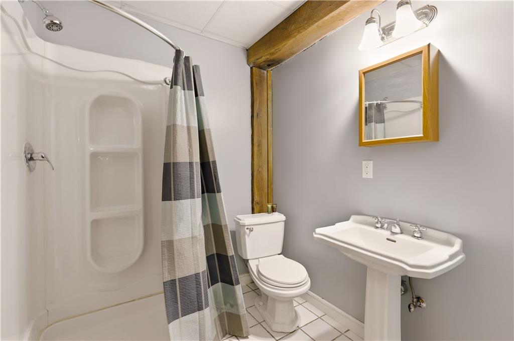 272 Mountainview Road Acme, PA 15610 - Photo 21 of 47