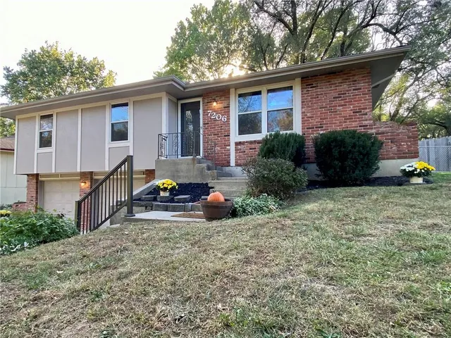 $277,000 | 7206 Northwest Congress Avenue, Kansas City, MO 64152