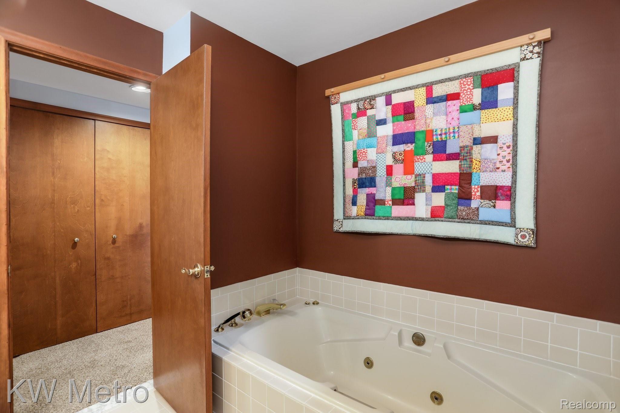 3985 Lincoln Road Bloomfield Hills, MI 48301 - Photo 39 of 46 28-web-or-mls-3985 Lincoln Road Bloomfield Township0022.jpg