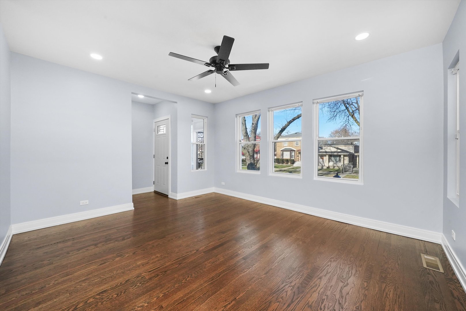 339 West 101st Street Chicago, IL 60628 - Photo 7 of 46