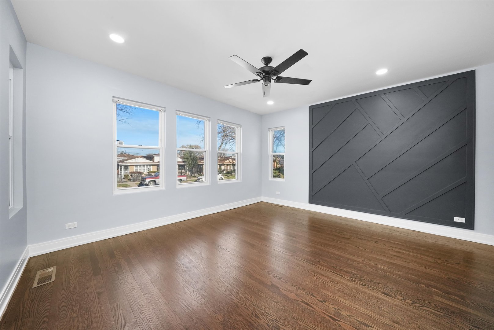 339 West 101st Street Chicago, IL 60628 - Photo 9 of 46