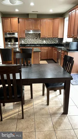 $4,700 | 25563 Taylor Cres Drive, Chantilly, VA 20152