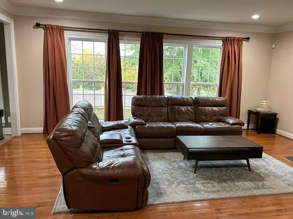 $4,700 | 25563 Taylor Cres Drive, Chantilly, VA 20152