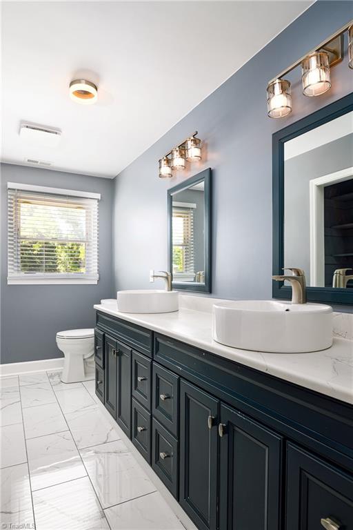 3025 Hickory Tree Road Winston-Salem, NC 27127 - Photo 28 of 33 Hall Bath