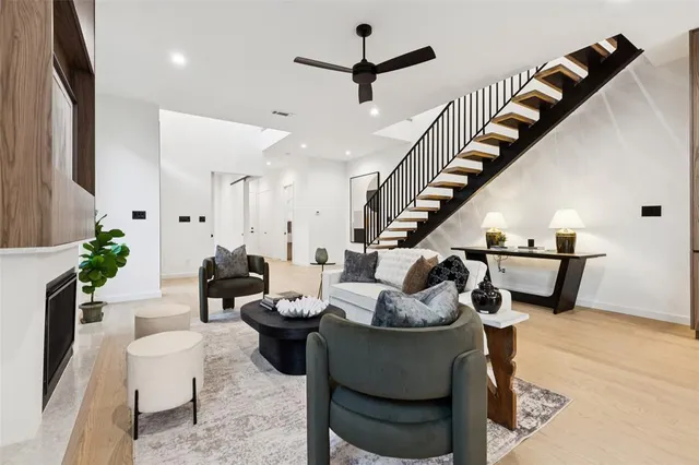 $1,145,000 | 5635 Matalee Avenue, Dallas, TX 75206