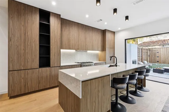 $1,145,000 | 5635 Matalee Avenue, Dallas, TX 75206