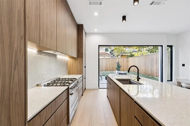 $1,145,000 | 5635 Matalee Avenue, Dallas, TX 75206