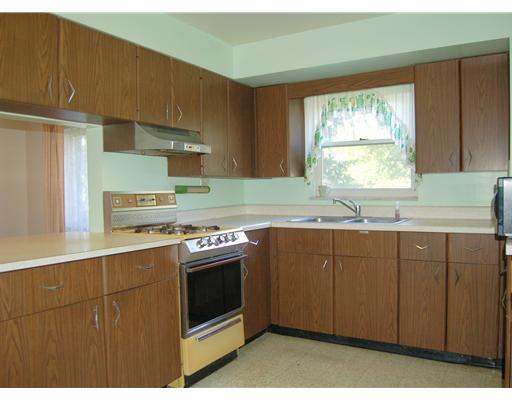 213 Fox Chapel Road Pittsburgh, PA 15238 - Photo 5 of 9 Kitchen.
