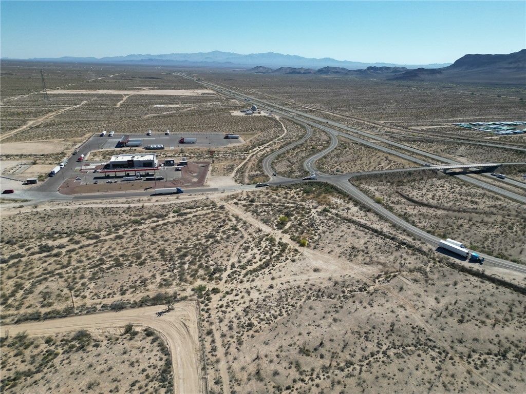 208-04-070 Frontage Road Yucca, AZ 86438 - Photo 5 of 6