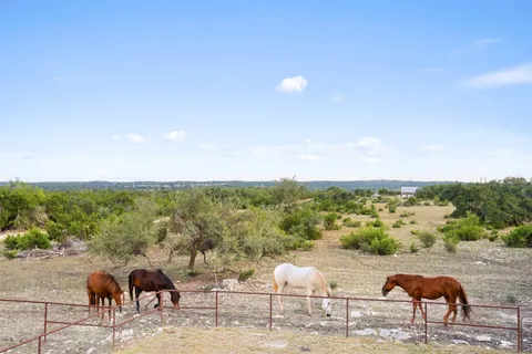 $1,799,000 | 561 Broken Bit Trail, Dripping Springs, TX 78620