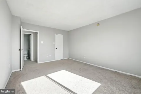 $174,900 | 2059 Huntington Avenue, Unit 503, Alexandria, VA 22303