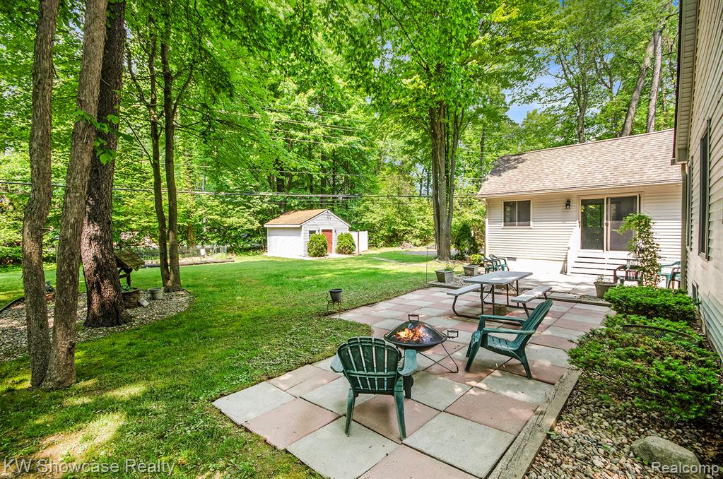 3675 South Commerce Road Walled Lake, MI 48390 - Photo 4 of 30 Gallery Image 4