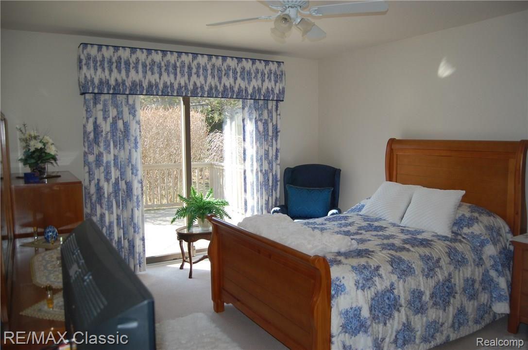 669 Camden Court Rochester, MI 48307 - Photo 11 of 19 2017-02-26 15.47